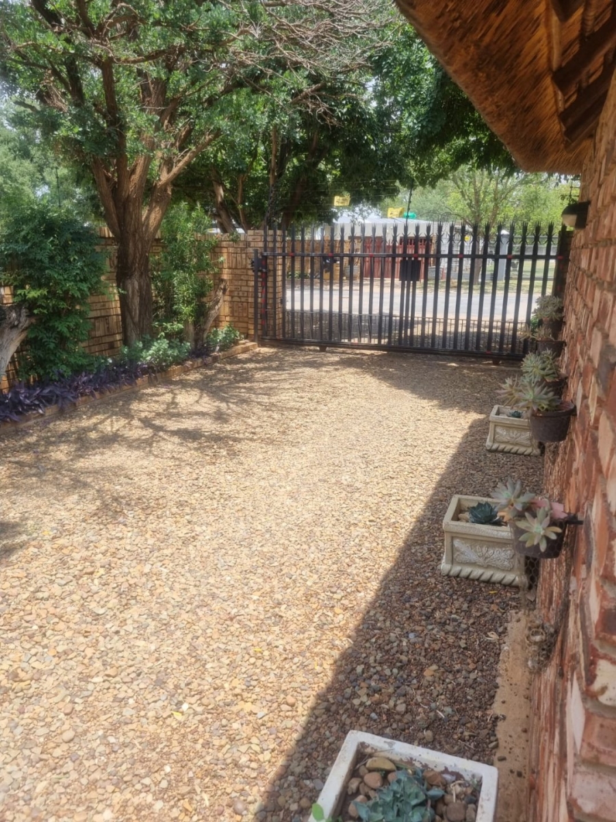 4 Bedroom Property for Sale in Wolmaransstad North West
